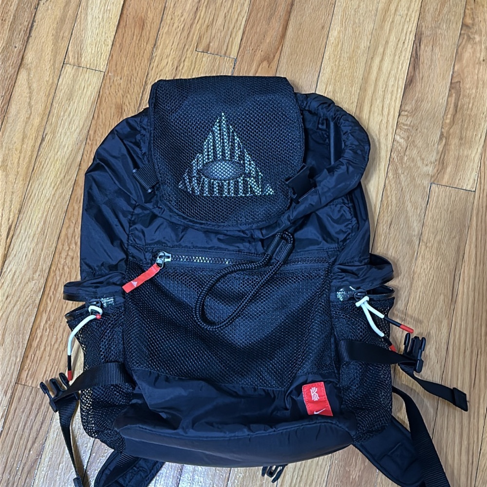 NIKE KYRIE BASKETBALL BAG